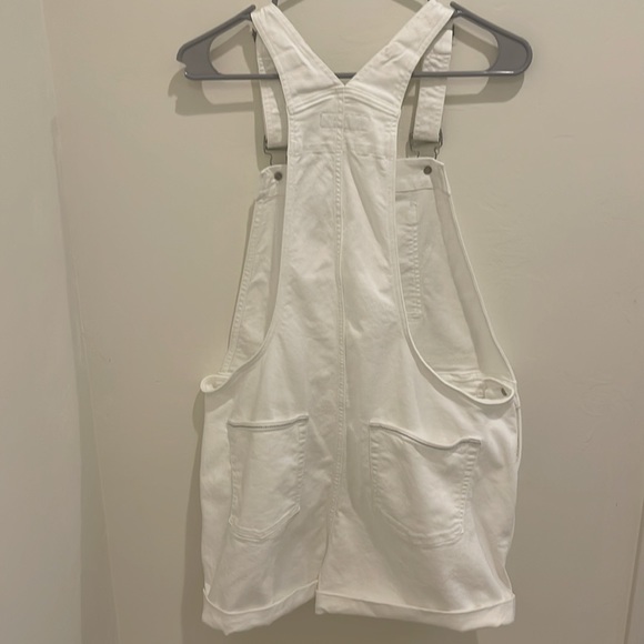 White Vineyard vines overalls - Picture 7 of 7